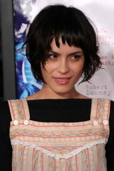  2009 Summer Shannyn Sossamon hairstyles is her bob and pixie haircut.